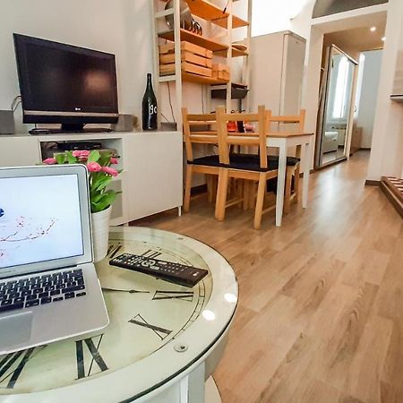 Altido Lovely 1-Br Flat With Easy Access To Centre Milano Eksteriør bilde