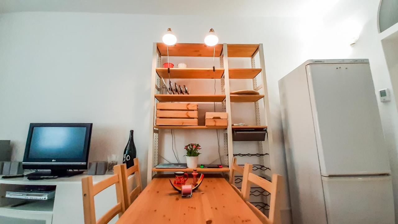 Altido Lovely 1-Br Flat With Easy Access To Centre Milano Eksteriør bilde